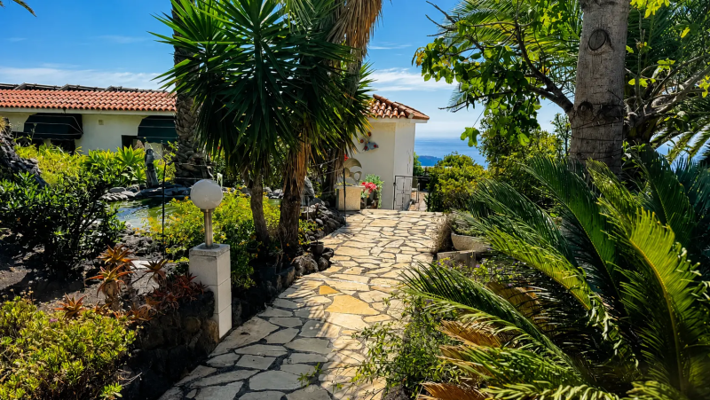 Chemin du jardin vers Casa La Palma