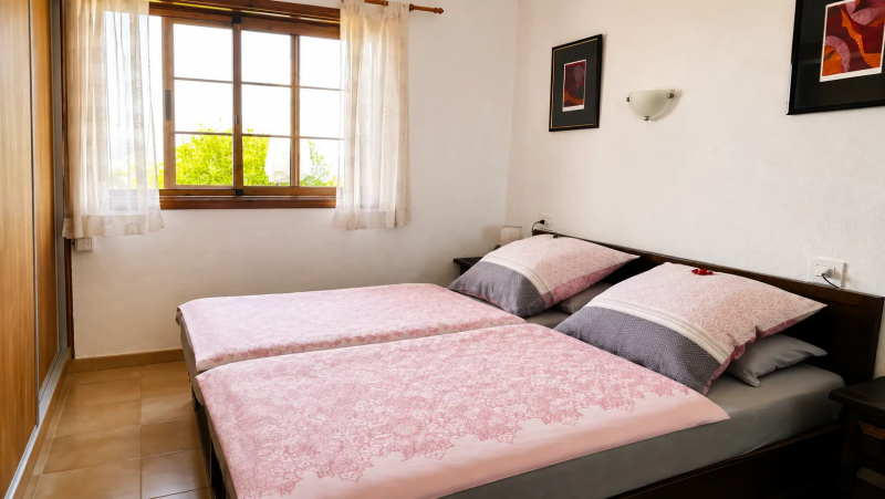 Großes Schlafzimmer